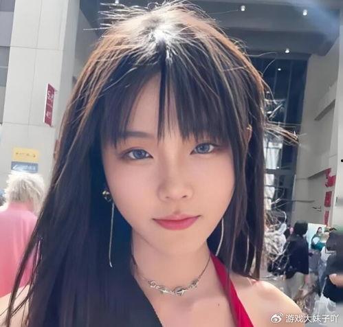 小慧君吃瓜网红视频,揭秘网红幕后生活