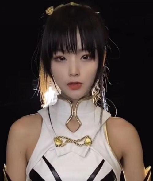 小慧君吃瓜网红视频,揭秘网红幕后生活