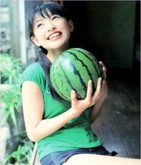 网红家暴吃瓜是真的吗视频,吃瓜群众热议真相